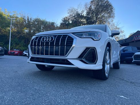 Used 2023 Audi Q3 2.0T Premium w/ Convenience Package image 4