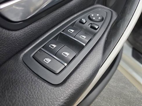 Used 2018 BMW 320i xDrive Sedan AWD/4WD image 26