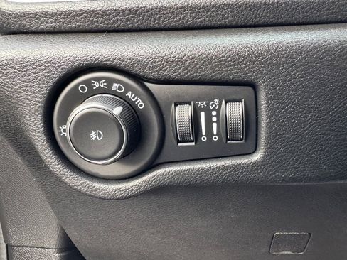 Used 2023 Chrysler Pacifica Limited w/ S Appearance Package AWD/4WD image 30