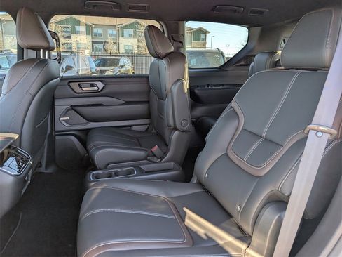 New 2026 Nissan Armada SL image 19