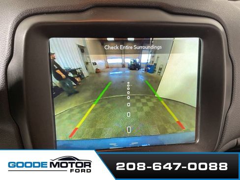 Used 2022 Jeep Renegade Trailhawk image 16