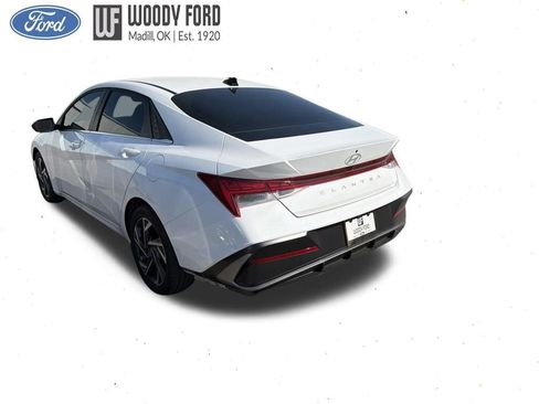 Used 2025 Hyundai Elantra SEL FWD image 3