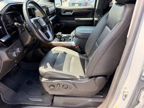 Used 2024 GMC Sierra 1500 Elevation w/ Elevation Premium Package AWD/4WD image 8