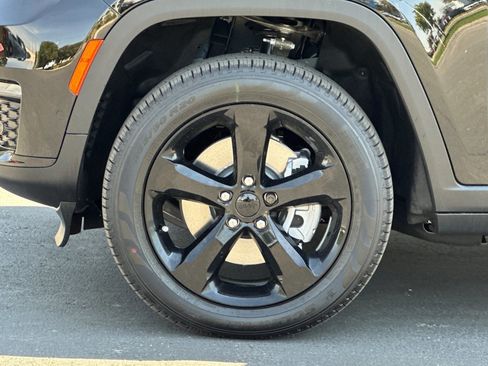 New 2025 Jeep Grand Cherokee L Limited w/ Luxury Tech Group II image 27