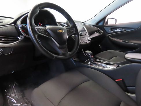 Used 2025 Chevrolet Malibu RS FWD image 13