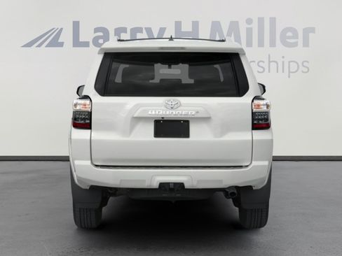 Used 2019 Toyota 4Runner SR5 RWD image 5