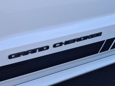 Used 2019 Jeep Grand Cherokee Limited X image 31