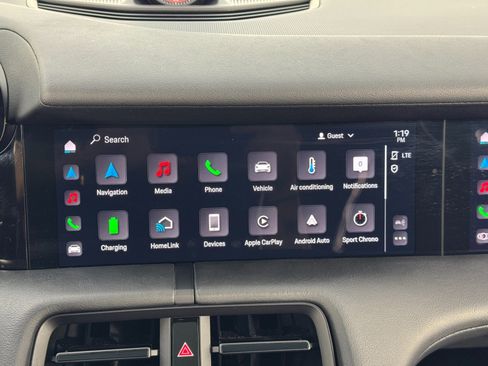 Used 2022 Porsche Taycan image 27