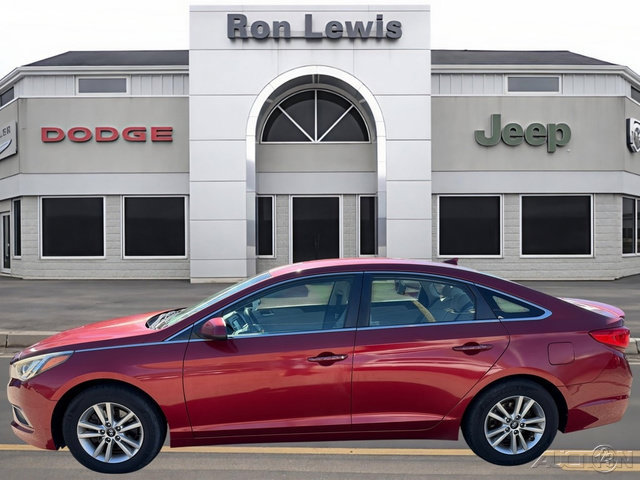 Used 2016 Hyundai Sonata SE FWD image 1