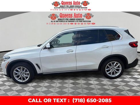 Used 2019 BMW X5 xDrive40i w/ Premium Package 2 AWD/4WD image 3