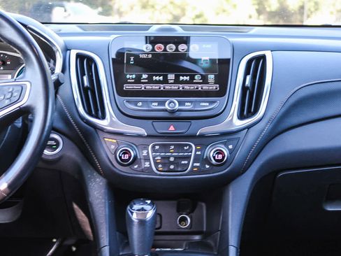 Used 2018 Chevrolet Equinox Premier FWD image 13
