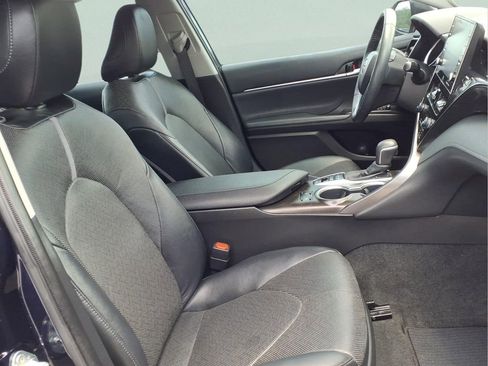 Used 2022 Toyota Camry XLE w/ Navigation Upgrade Package FWD image 12