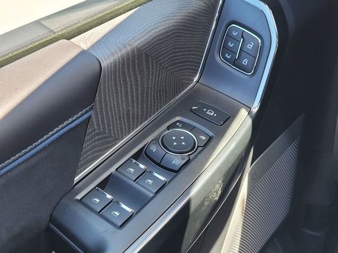 New 2025 Ford F250 Platinum image 50