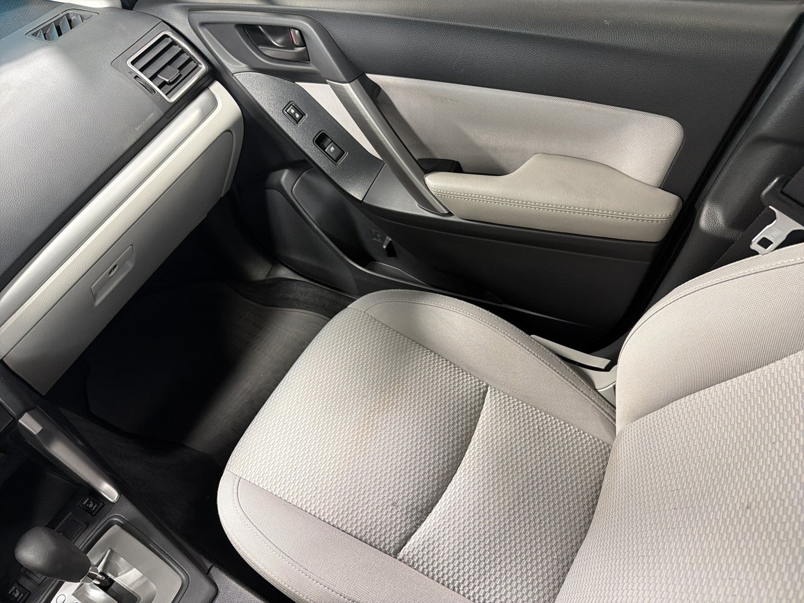 Used 2016 Subaru Forester 2.5i Premium w/ Popular Package #2 AWD/4WD image 17