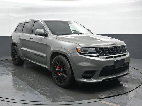 Used 2019 Jeep Grand Cherokee SRT image 4