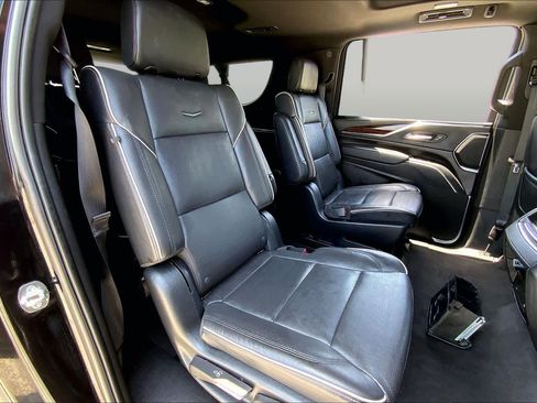 Used 2023 Cadillac Escalade ESV Premium Luxury RWD image 19