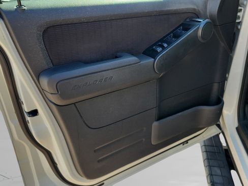 Used 2010 Ford Explorer Sport Trac XLT image 27