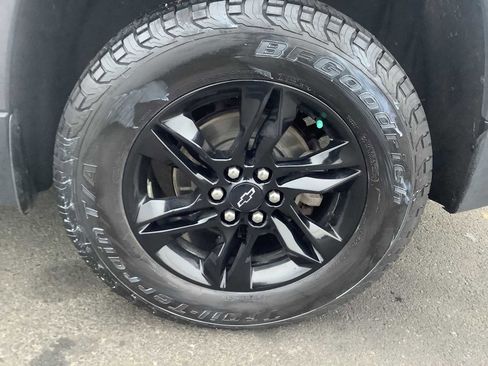 Used 2022 Chevrolet Traverse LS w/ Midnight/Sport Edition image 7