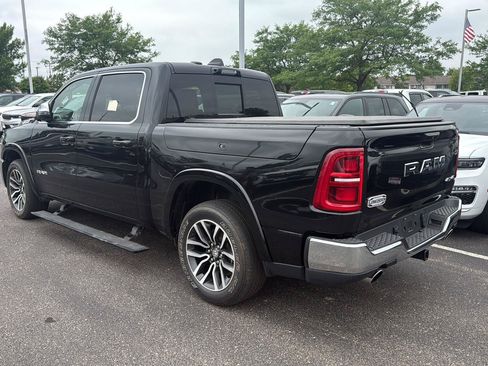 Used 2025 RAM 1500 Limited AWD/4WD image 2