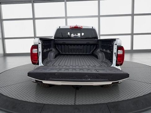 New 2026 GMC Canyon Denali AWD/4WD image 12