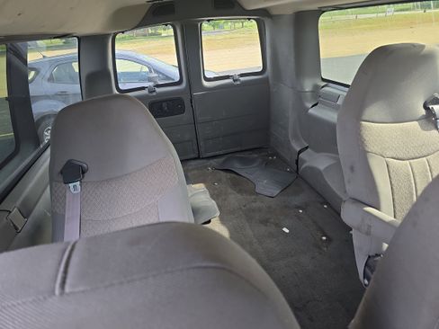 Used 2016 Chevrolet Express 3500 LT w/ LT Preferred Equipment Group RWD image 15