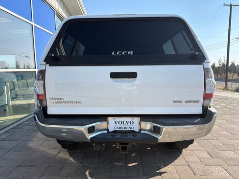 Used 2014 Toyota Tacoma 4x4 Double Cab w/ SR5 Package image 6