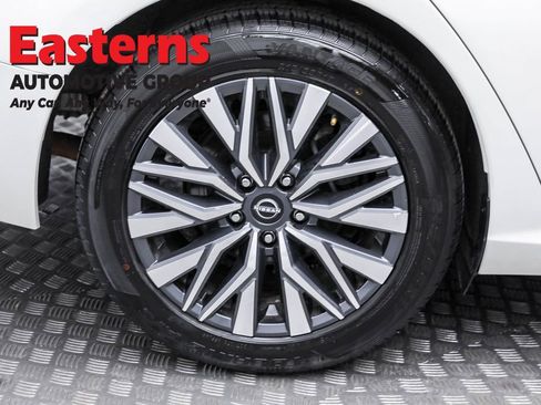 Used 2024 Nissan Altima 2.5 SV image 30