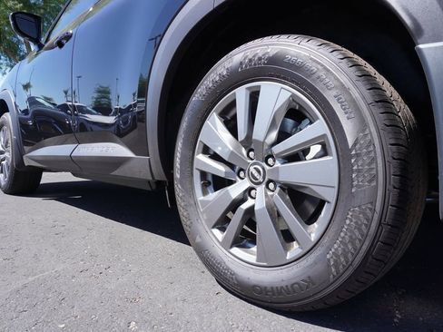 New 2025 Nissan Pathfinder SV image 6