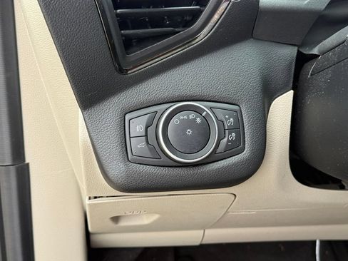 Used 2018 Ford Escape SEL FWD image 18