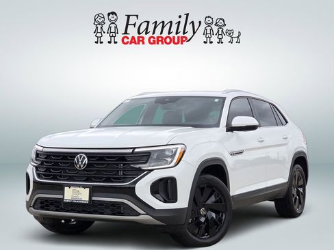 Used 2025 Volkswagen Atlas Cross Sport SE FWD image 1