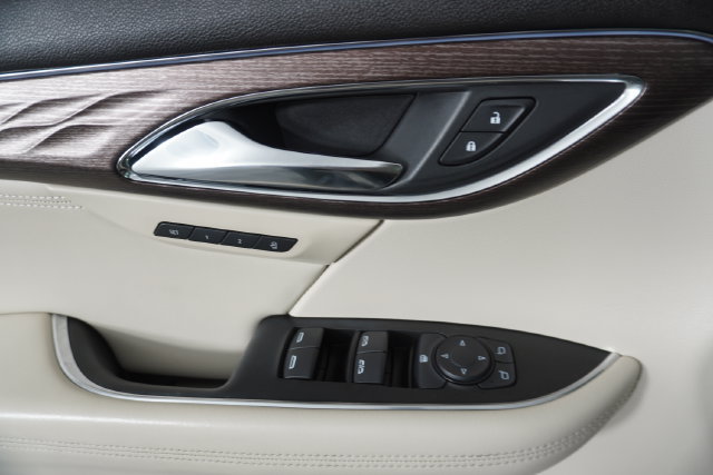 Used 2022 Buick Envision Avenir w/ Technology Package II AWD/4WD image 20