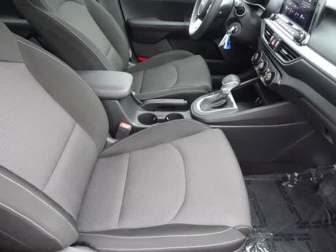 Used 2024 Kia Forte LXS FWD image 12