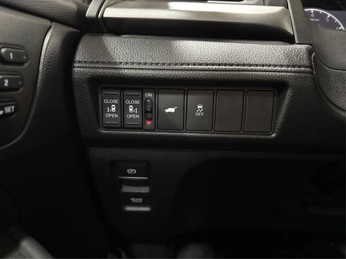 Used 2025 Honda Odyssey EX-L image 19