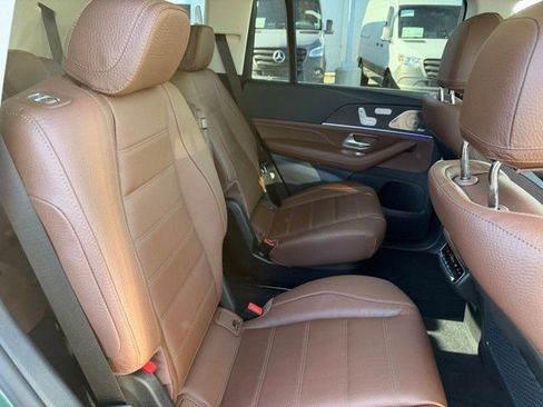 New 2026 Mercedes-Benz GLS 450 4MATIC image 25