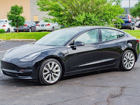 Used 2020 Tesla Model 3 Standard Range Plus RWD image 4