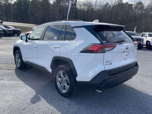 Used 2022 Toyota RAV4 XLE image 5