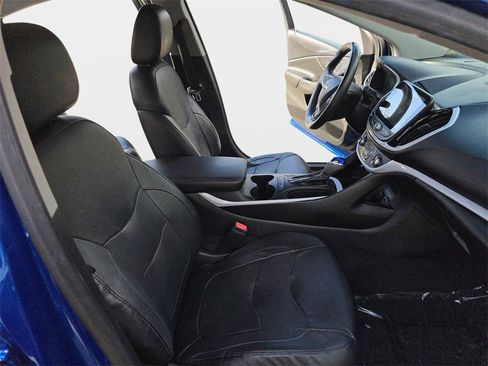 Used 2018 Chevrolet Volt LT w/ Comfort Package image 12