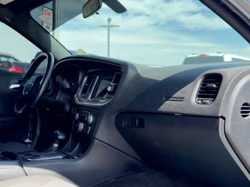 Used 2018 Dodge Charger SXT w/ Blacktop Package RWD image 17