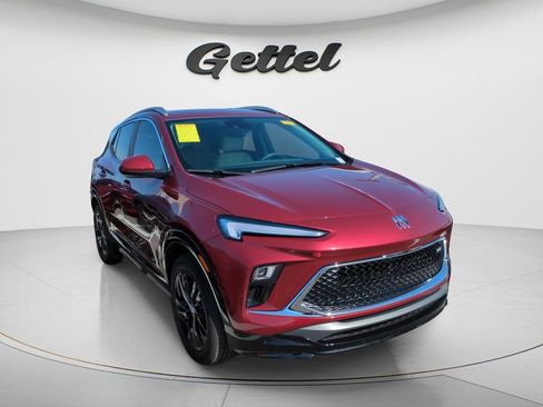 Used 2025 Buick Encore GX Sport Touring FWD image 2