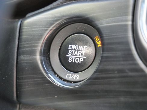 Used 2019 Jeep Grand Cherokee Laredo image 46