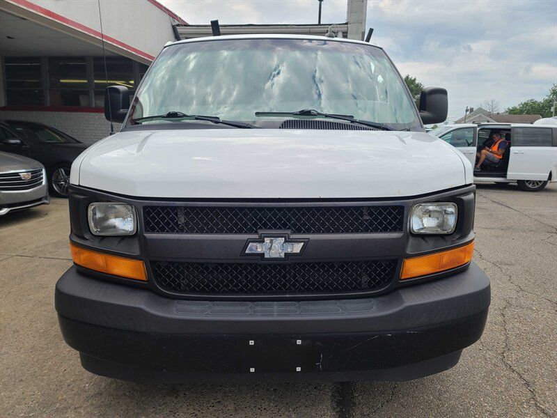 Used 2017 Chevrolet Express 2500 RWD image 3