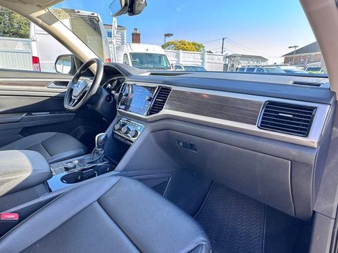 Used 2018 Volkswagen Atlas SEL AWD/4WD image 18