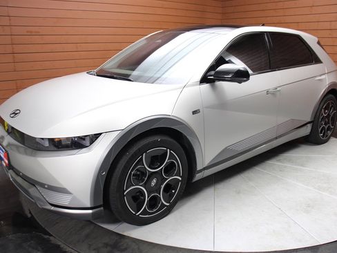Used 2024 Hyundai Ioniq 5 Limited image 33