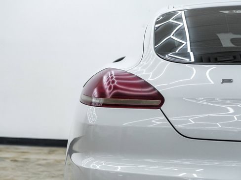 Used 2014 Porsche Panamera S image 57