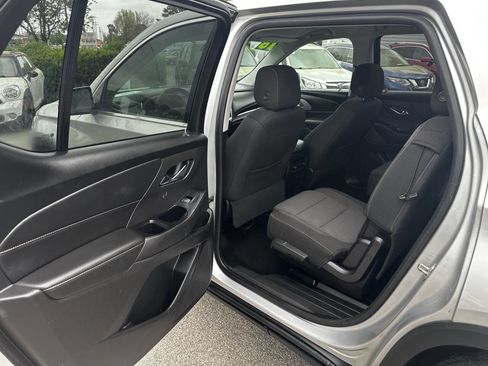 Used 2018 Chevrolet Traverse LT image 13