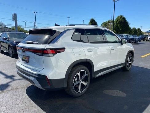 New 2025 Volkswagen Tiguan SE image 9