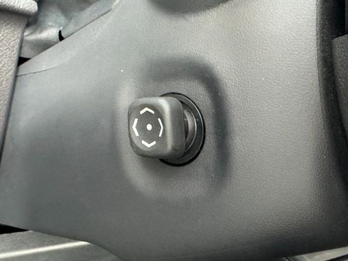 Used 2022 Lexus ES 300h w/ Premium Package image 19