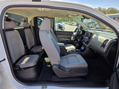 Used 2019 Chevrolet Colorado W/T w/ WT Convenience Package AWD/4WD image 17