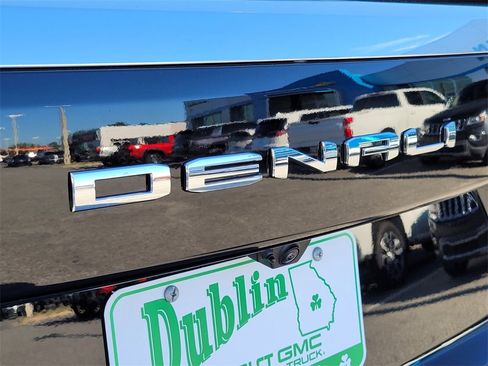 New 2025 GMC Yukon XL Denali w/ Sun & Power Step Package image 8