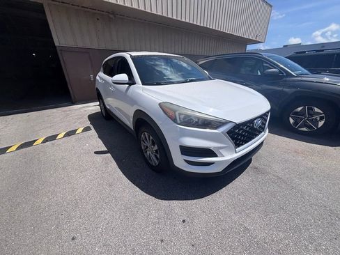 Used 2019 Hyundai Tucson SE image 3
